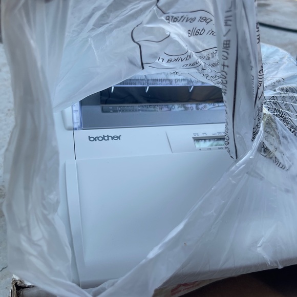 Brother ML300 daisy wheel electronic typewriter new open box - Picture 6 of 7